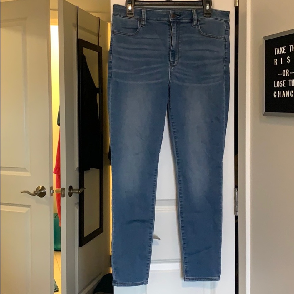 American Eagle Light Wash Jeans